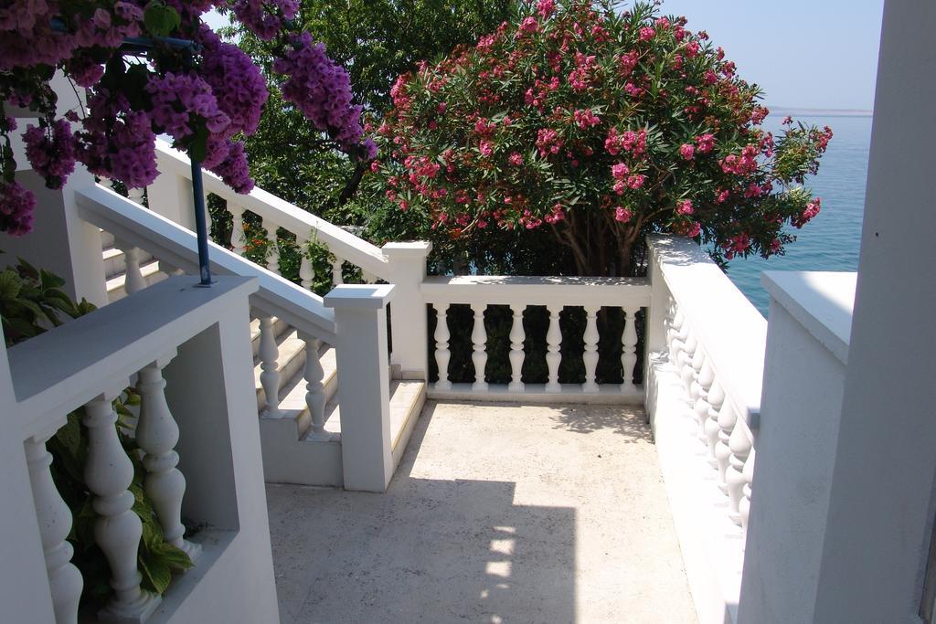 Apartments Jukic Starigrad Paklenica Exterior foto
