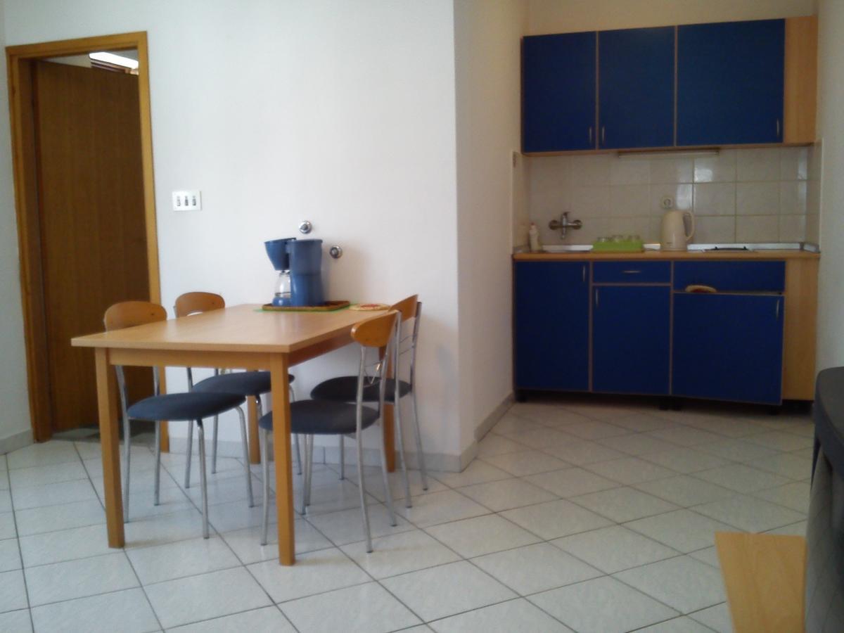 Apartments Jukic Starigrad Paklenica Zimmer foto